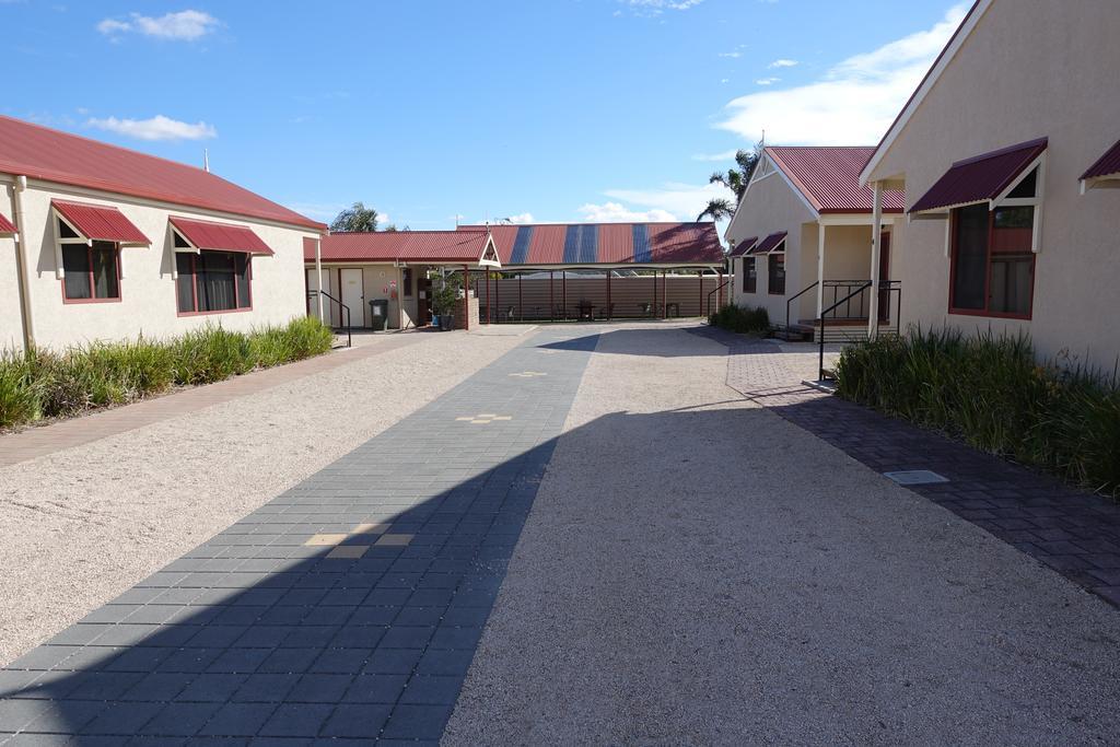 Port Vincent Motel & Apartments Extérieur photo